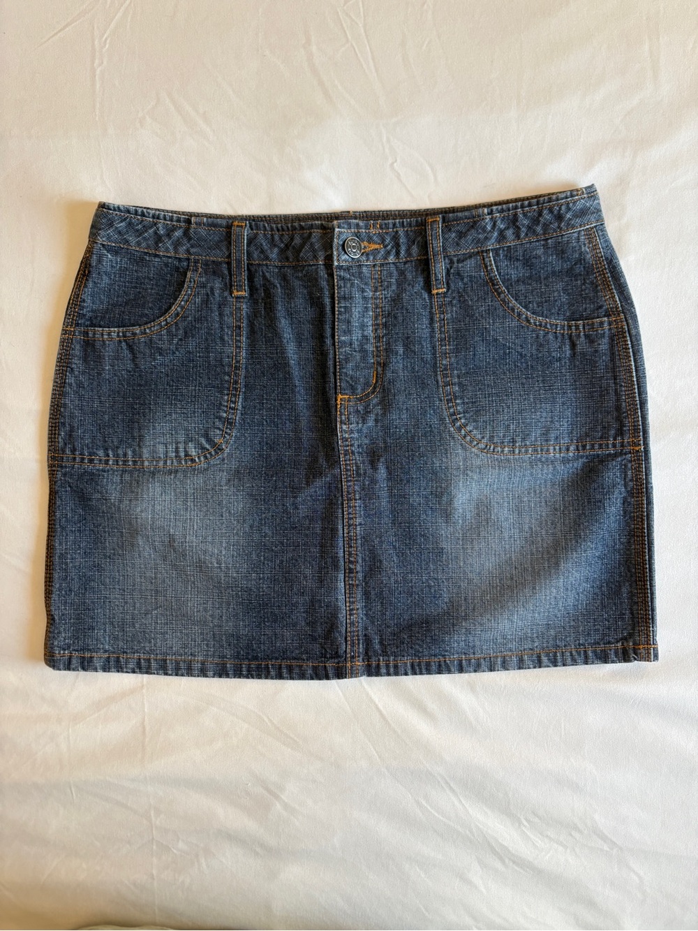 SO Denim Mini Skirt Y2K Dark Wash Pocket Detail Low Rise Vintage 2000s Grunge